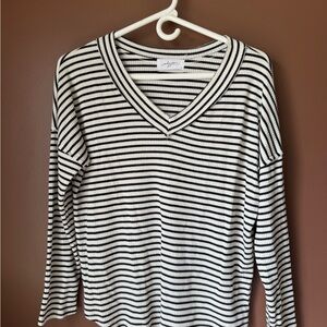 Carly Jean Los Angeles Cameron Black & White Striped V-Neck Long Sleeve Top